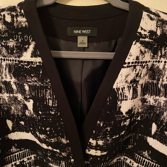 Nine West Women’s Black/White Short Jacket -Open Front -Sz 14 -fully lined - Picture 3 of 13